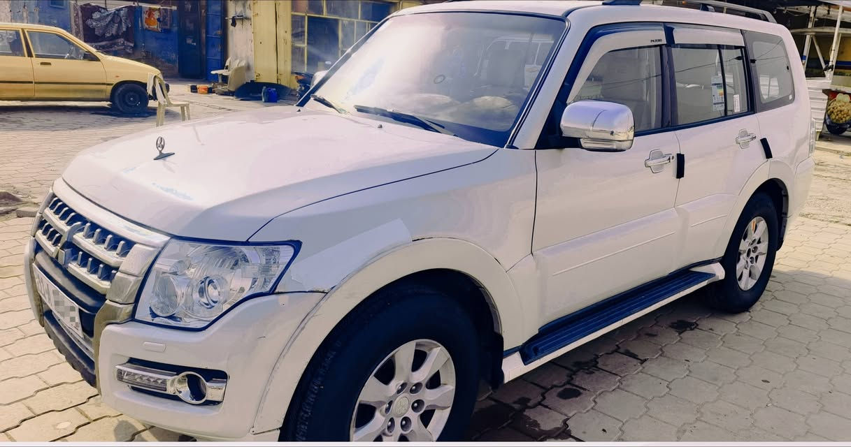 بسم الله الرحمن الرحيم
باجيرو 2009 حبتور
محدث 2016 
محرك 3000
كير اكسل مكفولات
صدر امامي جديد 
صدر خلفي نص عمر
التايرات نص عمر
باتري جيد منضومة البانزين جديدة
منضومة الماء جديدة
كازكيت جديد
تدفئة تبريد 3 قطع 
شاشة اصلية
صبغ فقط التحديث
الكشر مكفول من الصبغ
حالوب قليل
رقم بغداد الالماني باسمي تحويل ثاني يوم
السعر 125 وبيها مجال
مكاني بغداد الشعب حي اور
***********
ملاحضة اخوية : المو شراي لايكسر بحلال العالم والله يرزق الجميع
لاتباع بالاقساط او المراوس
