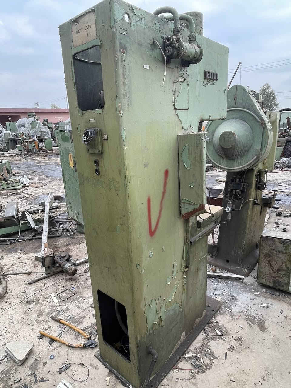 للبيع بريس قوالب احجام منوعه من زغير للجبير صنع الاماني كلمن وسعره مكاني كركوك ***********
