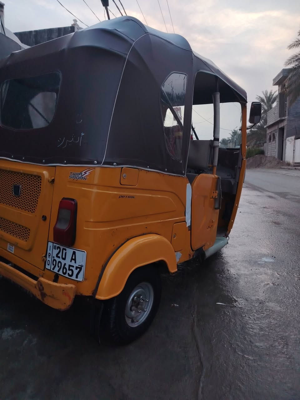 سلام عليكم تكتك للبيع مديل 21 مرقمه بسمي رقم انكليزي للبيع ب7700 تفاصيل اكثر اتصل *********** بعقوبه حي المعلمين
"
