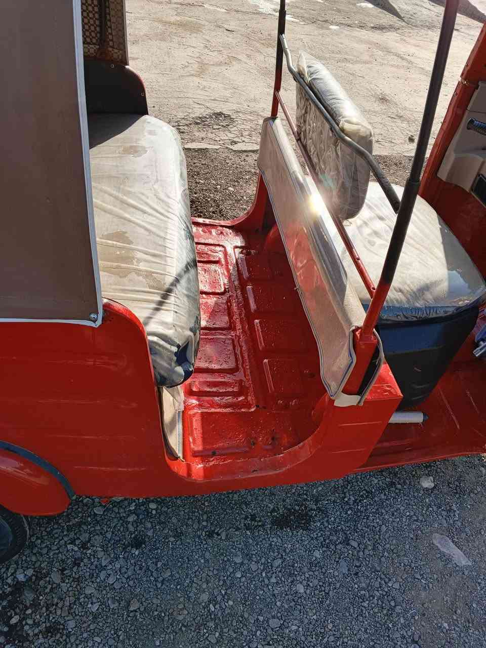 تكتك للبيع موديل 18 سنويه كربلاء شرط التحويل معمره ومصبوغه عام مكينه 20 مجفته شركه لا تنقيص ولا تبخير كهربائيات شغاله السعر 4و700 وبيها مجال اتصل *********** 
المكان الحيدرية خاص النص
