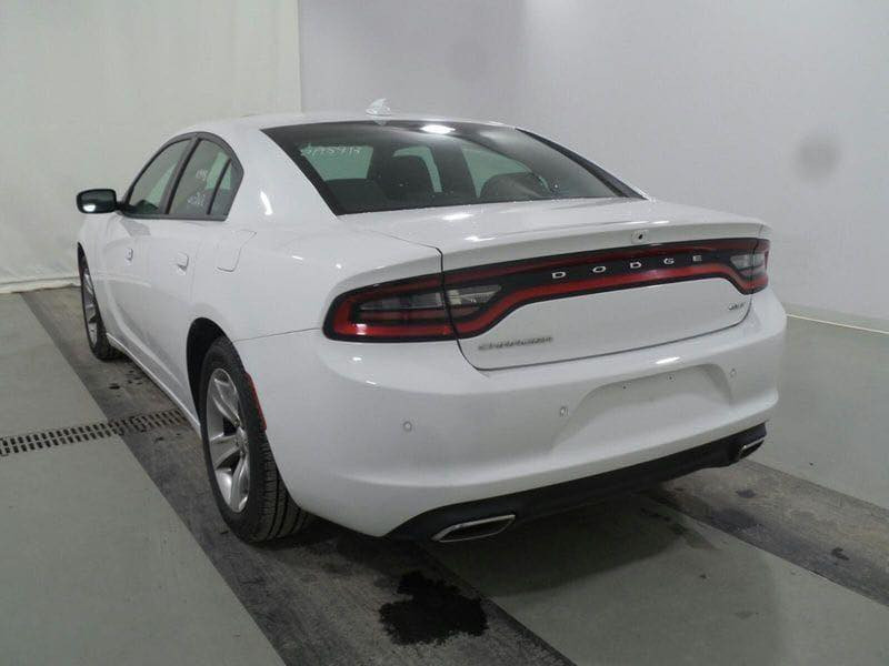 السلام عليكم للبيع جارجر موديل 2018 كنديه كلين بدون حادث ع ايد وحده من 2018 بيهة باب خلف السائق امبدل بسبب دراجه شخط وربع البنيد صبغ بدون دواخل بدون ايرباك محرك 6 سلندر 3600 تو ويل كير محرك تبريد صدر كله كامل تخم تاير جديد ويل حجم 20 السياره فول بصمه فتحه رادار جانبي حساسات شاشه جبيره ماشيه 78 ميل السياره احله من الصور رقم سليمانيه بسمنه تحويل مباشر السعر 215$ وبيهة مجال مكاني بغداد المنصور للاتصال ***********
