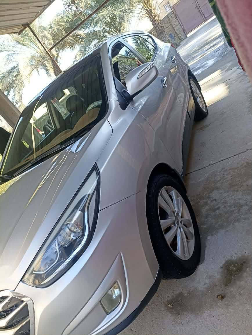 توسان موديل 2012 فول وارد امريكي حادث جاملغ اماني وبنيد مصبوغه للجماليه رقم انكليزي بأاسمي مكان سياره بابل السعر 135
 لاتواجد على فيس تواصل على رقم ***********
