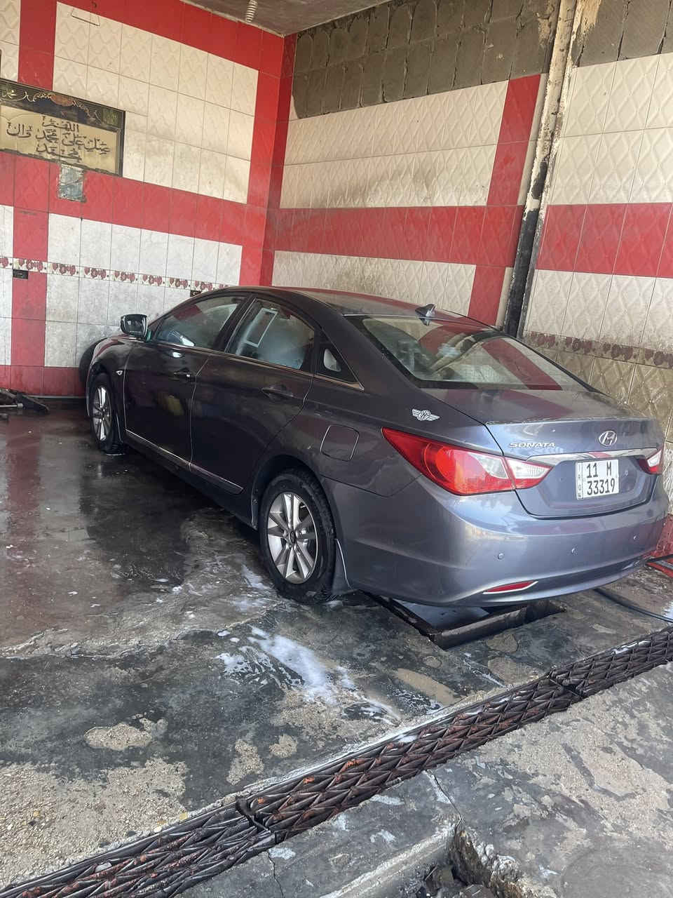 سلام عليكم
سوناتا كوري 
ا
١٤ رقم بغداد الجديد 
مكينه مجفته وبيها بارد حك شبر بل جاملغ الخلفي 
بسمي سياره رايدها ٩٥ اتصال ***********
