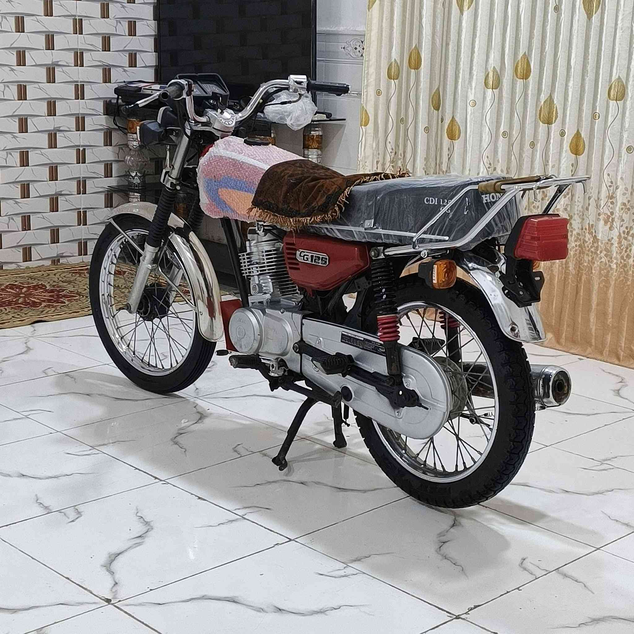 مراوس امراوس     سلاح عليكم دراجه اربعه كير موديل 19نامه اصلي شلامجه دراجه حلوه ونضيفه نفس ال بل صور ما عوزها برغي اوراق اصولي مراوس ابحربي او كامل ويطيني فرق مكاني كوت شارع النفط ***********
