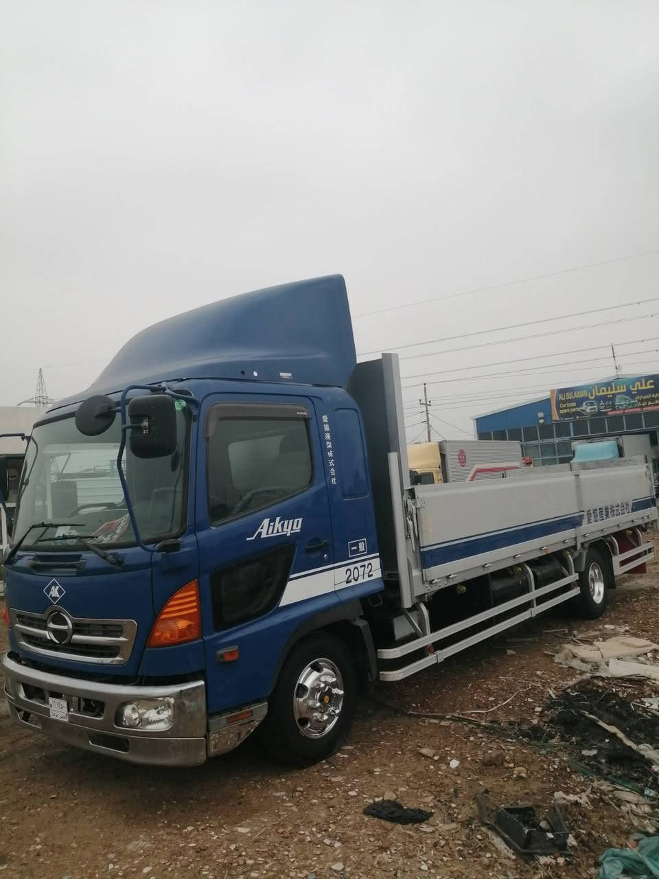 سلام عليكم هينو شيطان للبيع موديل 23 دخول جديد مكينه 5 سوبر طول سته وربع كاعيت البدي حديد تخم تاير السياره جديده مكفوله العنوان واسط الصويرة ***********
