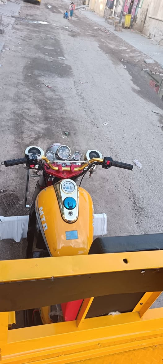 ستوته MTR موديل 15 اوراق اصولي تعمير جديد مابيها أي شي مستعمل كله جديد محرك اكسن  تواير صبق حراري صدر لايتات ضفيره كلهن جدد الستوته انضف من الصوره سعرها مليون و450 وبيها مجال حك الجيه 1450 عنوان بصره حيانية ( *********** )
