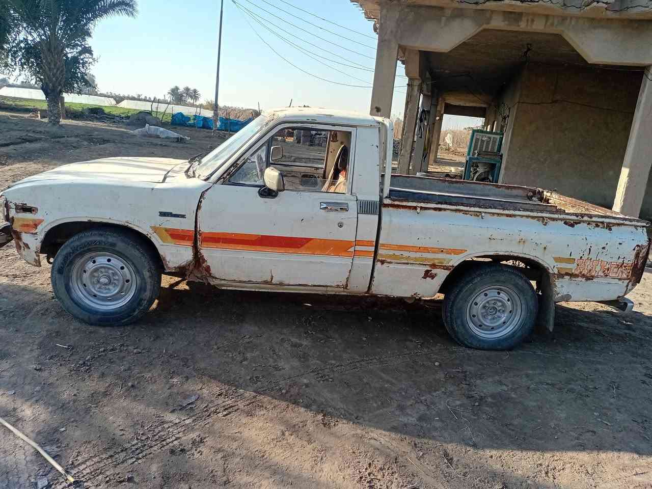 للبيع بيكم ٨٢ محسن خليجي  محرك شغال بيه بخار رقم بغداد دولي السنويه ٢٠٣٠ راعيه موجود شرط التحويل مكان سياره بغداد اطراف اليوسفيه من جهة الصويره قريب السريع الدولي الجسر الخامس سعرها ٢٨ ورقة وبيها مجال للشراي وهذا رقم  *********** للاتصال
