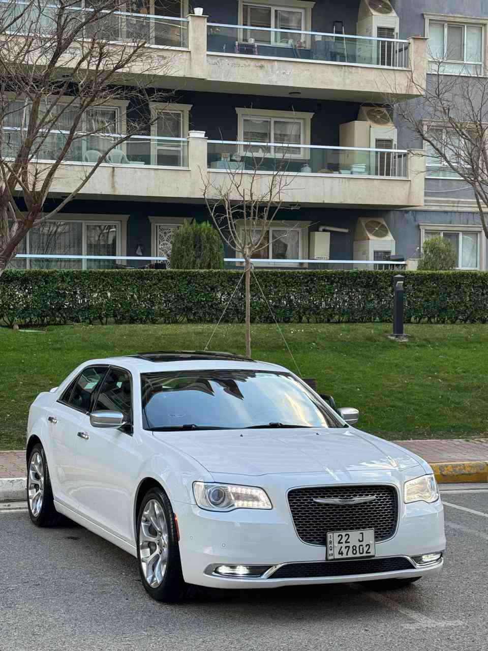 سلام عليكم سياره اوباما موديل 2017 C بلاتينيوم اعلي فئه بل اوباما يعني غني عن تعريف مواصفات سياره مكفوله كفاله عامه من كل شي سياره خليجي سفر شركه هارلم  كلين تايتل مع ختم انترتريك 
رقم ☎️ ***********
مواصفات سياره C /platineom
شاشه كبيره + تشغبل عن بعد 
كامره خلفي دواره +حساس خلفي 
كشنات امامي كهرباي + تتفيه تبريد 
مكان كلاصات حار 🌶️ +بارد 🧊 
كشن امامي مع استيرن خزن ميموري 
استيرن كهرباي مع نضام خزن كشن سايق
كشنات بقلاوه بلادي + خلفي تتفيه
داخل صاج بلادي
شفتات استيرن مع تحكم كامل 
مرايه قلاب مع بك
 حساس خلفي 
لايتات بخ دواره مع استيرن 
ويل 20 بلادي / بلاتينيوم
يدات نيكل مرايات نيكل ويل نيكل  /نوع مات بلاتينيوم
سكف بانوراما فتحتين بل سكف
سستم سماعات    harman/kardon
محرك 5700      V8
سياره ماشيه 61mli
يعني بلاتينيوم غني عن تعريف مواصفاته بعد بيهه مواصفات فول فول واحد علي واحد 1️⃣  سياره جديده دينار مبي مصرف اربع4 تايرات جديد حداديه جديد 🆕 
هزه رقم سنويه كله جديد بسمي 
 سياره كارتون لوك مكان سياره سليمانيه 
شراي يخابر يدلل رقم هاتف ☎️ ***********
