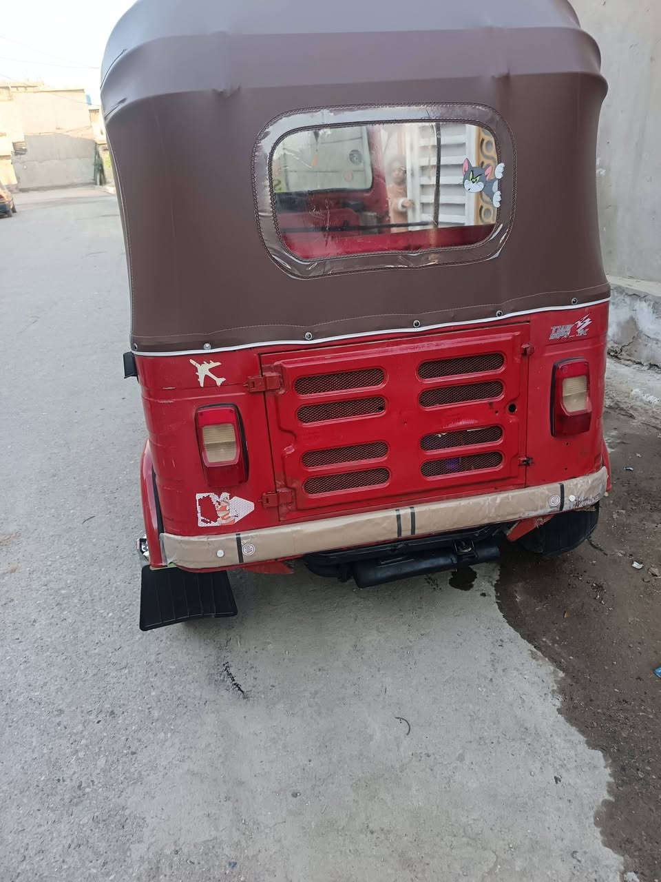 تكتك للبيع موديل 17 رقم وسنويه مصبوغه عام جماليه مكينته خير من الله ما بيه نقص بجك لشغل رقم***********
