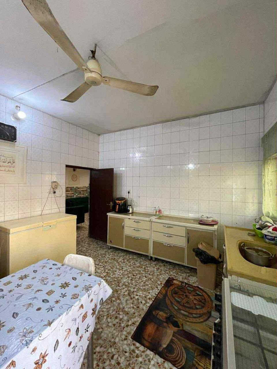 دار للبيع في بستان الحلو خلف مقام رد الشمس مباشرةً   طابقين المساحه 220
للاستفسار ….***********
