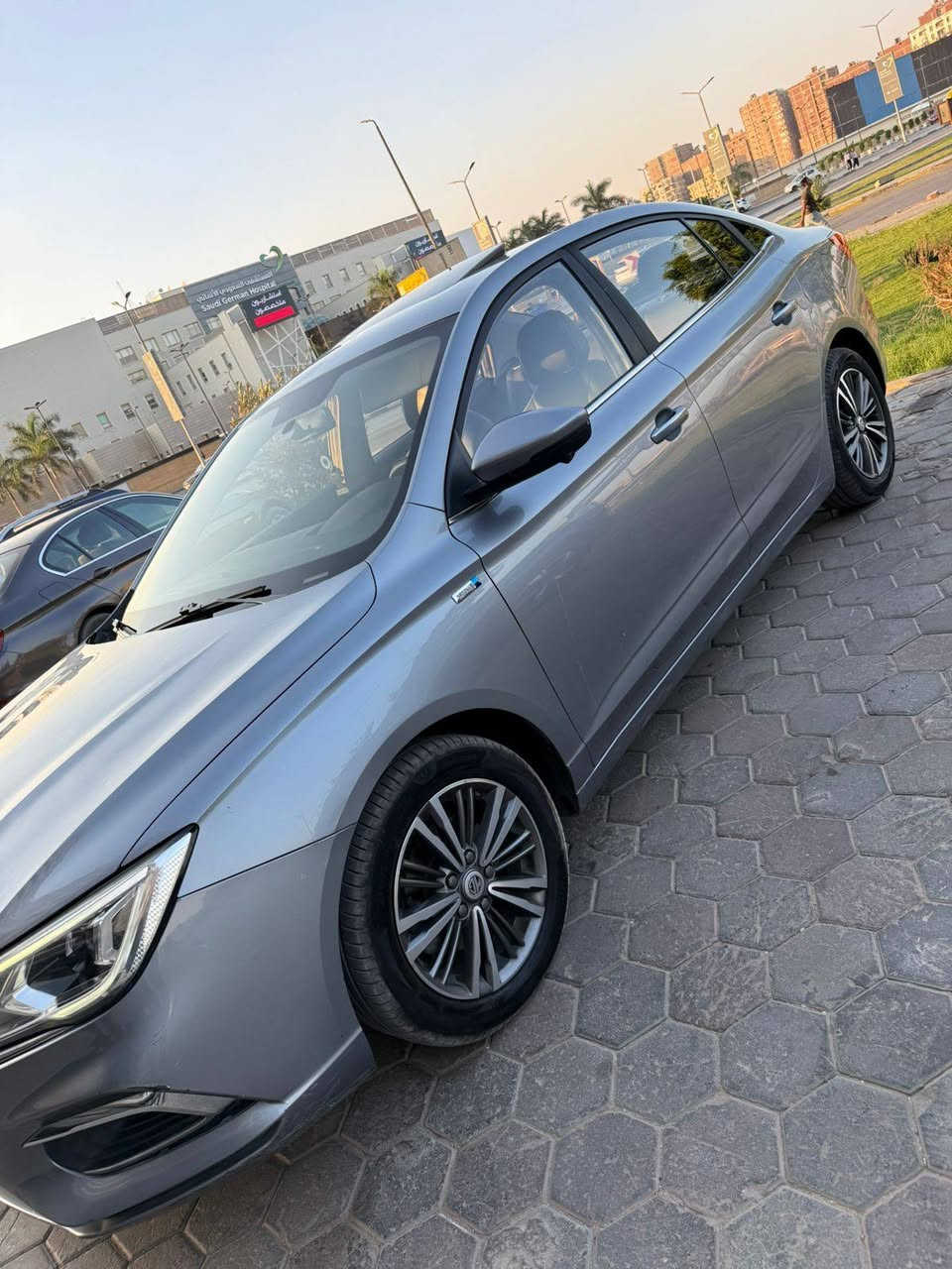 ام جي 5 _ 2020 

فابريكا بالكامل بره و جوه من الاكصدام للاكصدام 

اعلي فئه ( لاكشري )

عداد 125,000 الف كيلو صيانات توكيل 

كوتش إنتاج 2026 

رخصه سنه مرور القاهرة الجديده استعمال شخصي 

المعاينه _ النزهه جديده 

الاستفسار _ 01011908657 القاهرة, مصر


**إذا كنت صاحب هذا الإعلان وتريد حذفه لأي سبب، رجاءا أرسل رسالة إلى الدعم الفني**