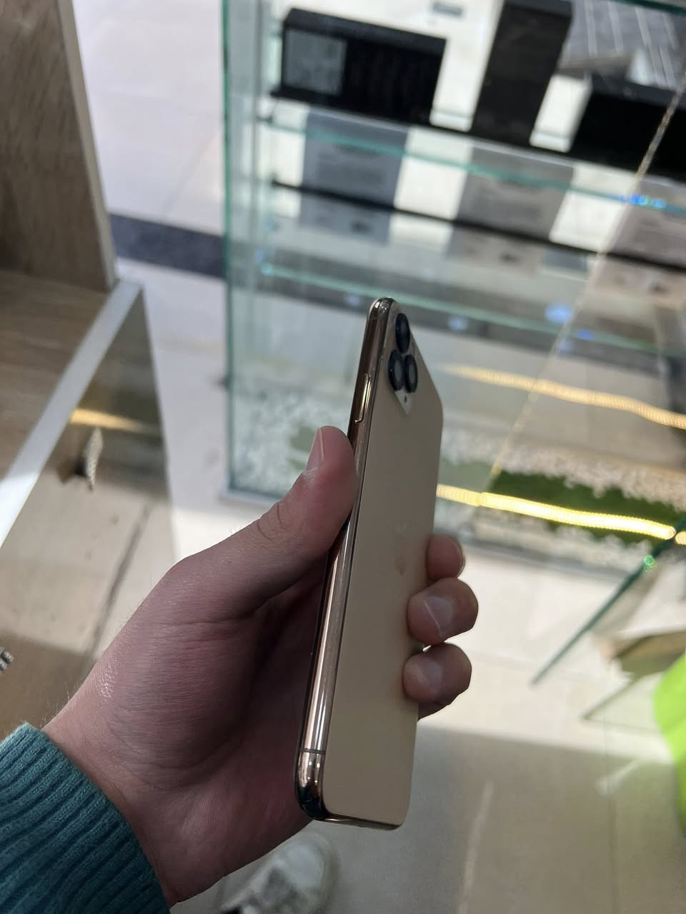 ١١ بروماكس 
مبدل شاشه وبطاريه اصلي 
ذاكره ٢٥٦ 
تك سيم 
نظافه ٩٩٪؜
بس بي هذا الكسر البسيط 
السعر خاص  
للاستفسار  ***********
