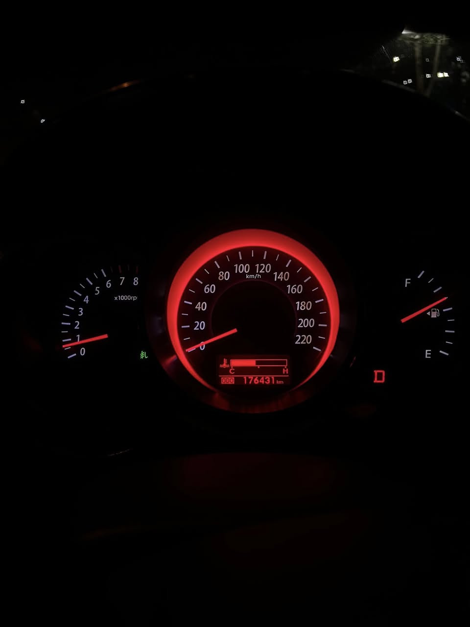 سلام عليكم سيراتو 2013 
خليجي سياره جديده محرك كير كله مكفول 
تخم تاير جديد  فقط بنيد طايح عليه طابوكه وبدلت بنيد اصلي سياره بسمي تحويل ثاني يومً مكان سياره بغداد الغزاليه 
الاستفسار انتصال ***********
