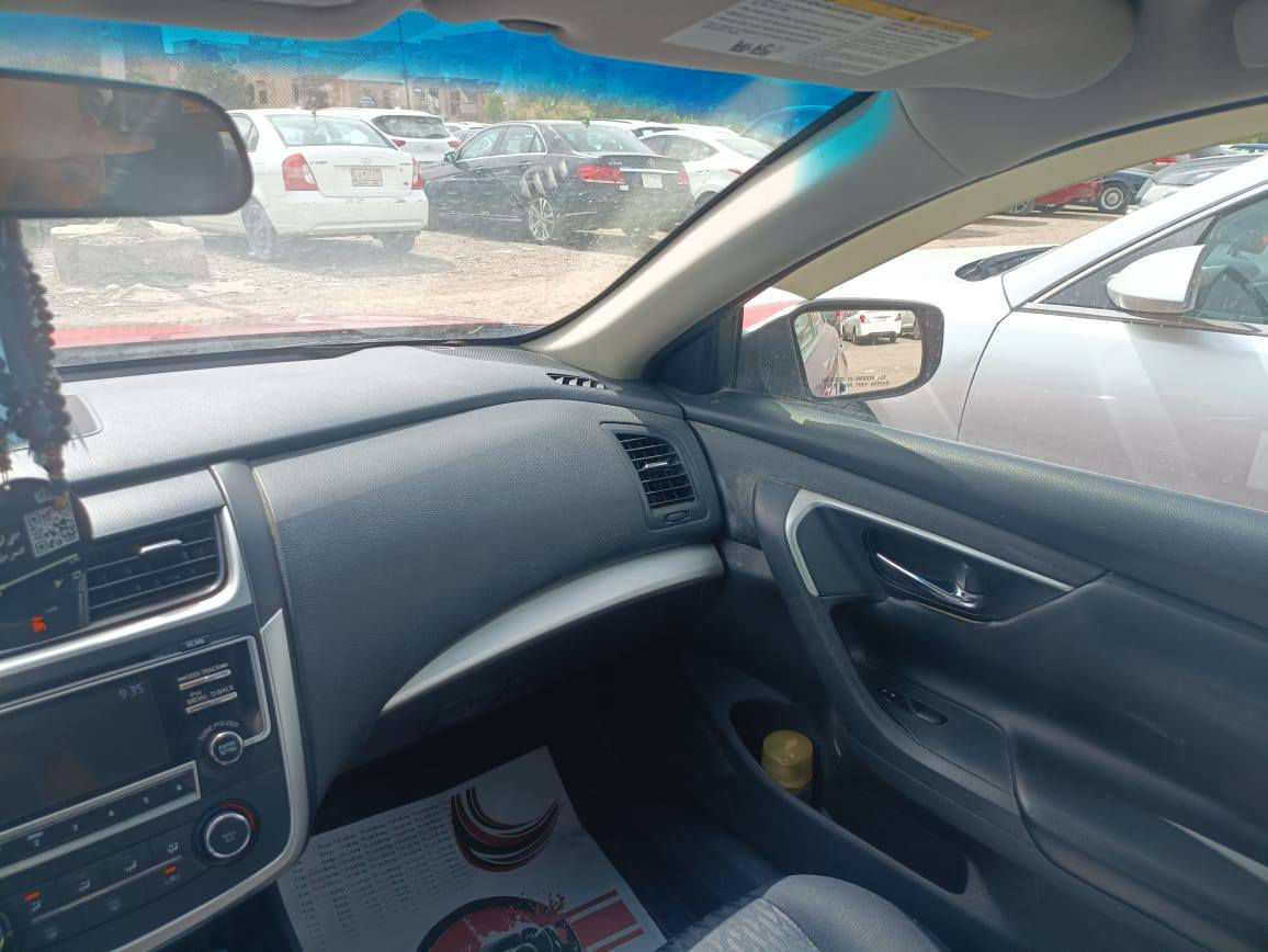 السلام عليكم
نيسان التيما ٢٠١٨ محرك ٢٥٠٠ 

بيع او مراوس ب ٧ راكب
المكان الغزالية ، حي الجامعة

مواصفات s

بصمة، مانع اصطدام، حساس امامي، كامرة خلفية

حادثها صندوك وجاملغ خلفي

بدون اي ايرباك كلة سليم

ماشية ١٥٠ الف كيلو متر قابل للزيادة

محرك وكير مكفولات وناعمة حيل بالمشي

تبديل دهن محرك فالفولاين امريكي اصلي كل ٣ الاف كيلو

تبديل دهن كير بالاتحاد اصلي كل ٤٥ الف كيلو

براد كير الهندسية

النقوصات:

-يحتاج سمكرة وشغل للصندوك والجاملغ الخلفي لان مصلح بالاردن تصليح سريع بس حتى تدخل العراق

-التبريد بي ضعف بالوقوف وبالمشي بارد ما اعرف شنو يحتاج بالضبط ما مفحوص

السعر ١٢٨ ورقة

***********
