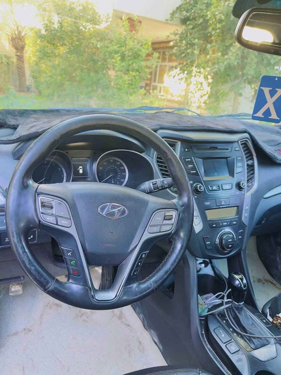 سلام عليكم
سنتافي 2014 . امريكي
فول موصفات بنوراما كراسي جلد حادثة جامغ وباب والباقي مصبوغ اثر شخوط دحجة والسونار موضح كلشي مكينة 4 سلندر مجفتة وجاهزة رقم بغداد تحويل مباشر مكاني بابل السعر 120 مجاله بسيط 
   ***********
