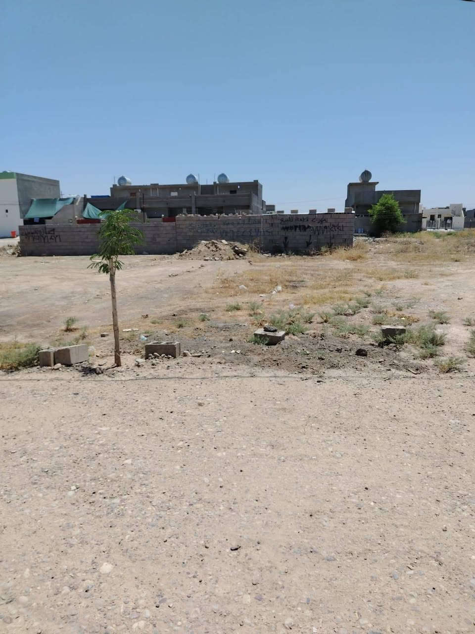 قطعة ارض للبيع ٢٠٠ متر زراعي طابو اسود كركوك حي بدر.
موقع القطعة على الخريطة https://maps.app.goo.gl/92kEqddSaN3zLJR27
رقمه ٢٧٥ خلف مدرسة الشهيد عباس كاظم
ومقابيله فوج الحشد
موقع كاملة صاير بيوت وخلف القطعة مسجد موجود
كهرباء مي مولد واصل
سعره ٢٨ مليون وبيه مجال
للتواصل ماسنجر او موبايل
***********
