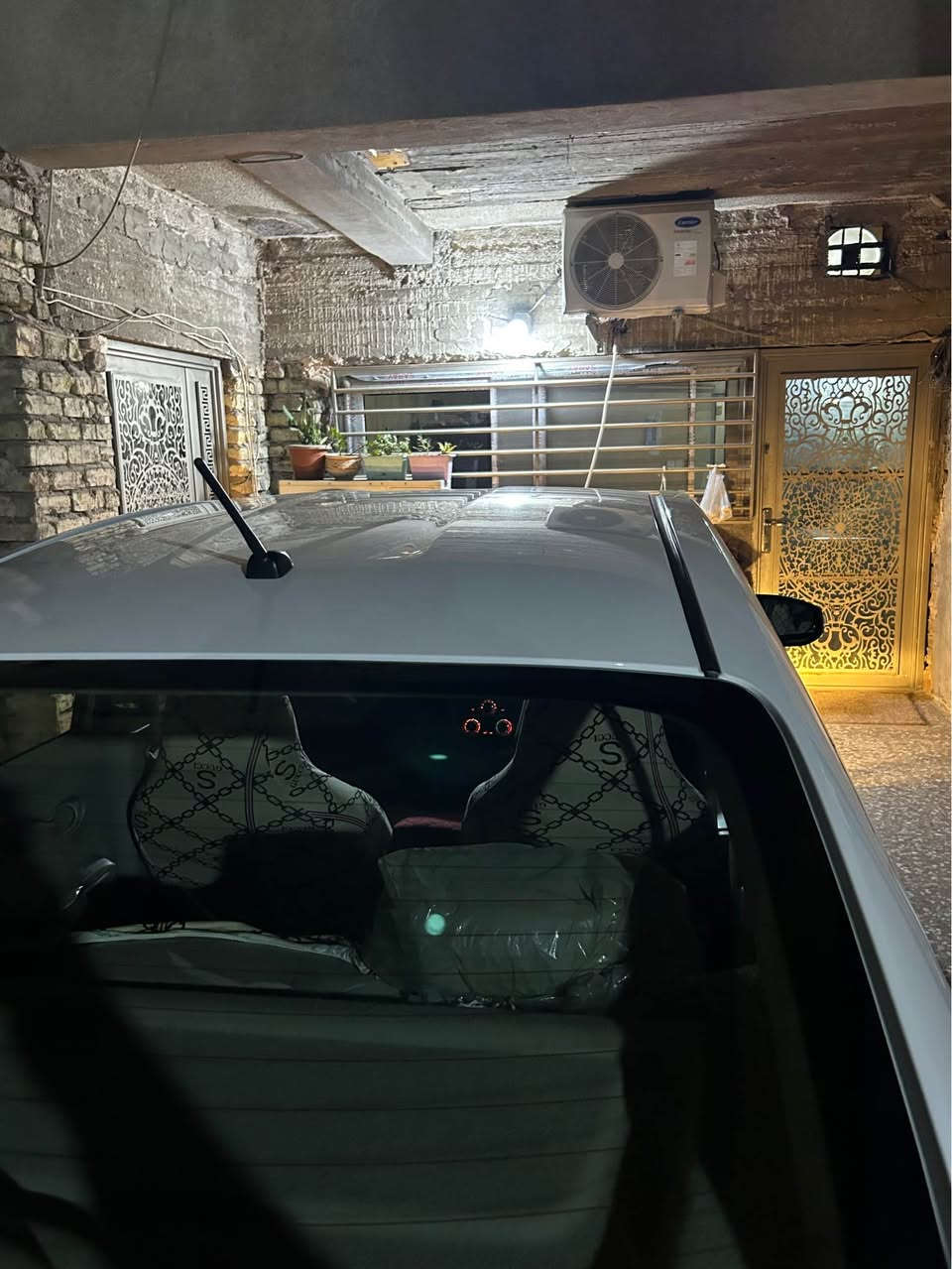 سلام عليكم نيسان صني ( مصري ) للبيع
 ( السعر 127 ورقة وبيها مجال بسيط ) 
مكانها بغداد الدورة 
موديل 2025 
ماشية 23 الف 
قطعتين تبريد 
شاشة اب كار بلي  واندرويد
السبير ما نازل 
الكبات بعدهن على وضع الشركة 
 بيها رصعة صغيرة بالباب الخلفي عكس السايق عداها مكفولة
التواصل  *********** بغداد, العراق
