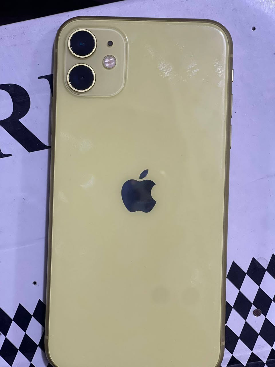 السلام عليكم ايفون 11عادي شرق اوسط جهاز مكفول كفاله عامه ونظيف معنى الكلمه بطاريه 72 ذاكرته128 السعر 275وبي مجال واي استفسار رقم الهاتف ***********
