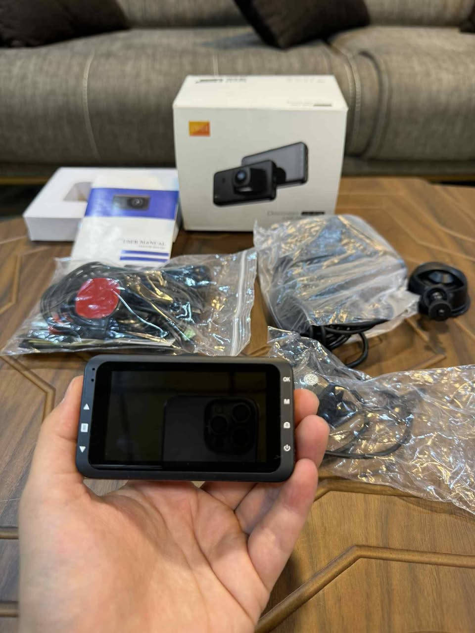 الداش كام من Discovery (طراز LS-K20) بدقة تصوير 4K Ultra HD لتسجيل تفاصيل الطريق بوضوح.تدعم الجهاز ميزات الاتصال اللاسلكي Wi-Fi ونظام تحديد المواقع GPS المدمج لتتبع مسارات القيادة.تأتي المجموعة عادةً مع كاميرا خلفية إضافية وزاوية رؤية واسعة تصل إلى 170 درجة للتغطية الشاملة.
*********** واتساب
