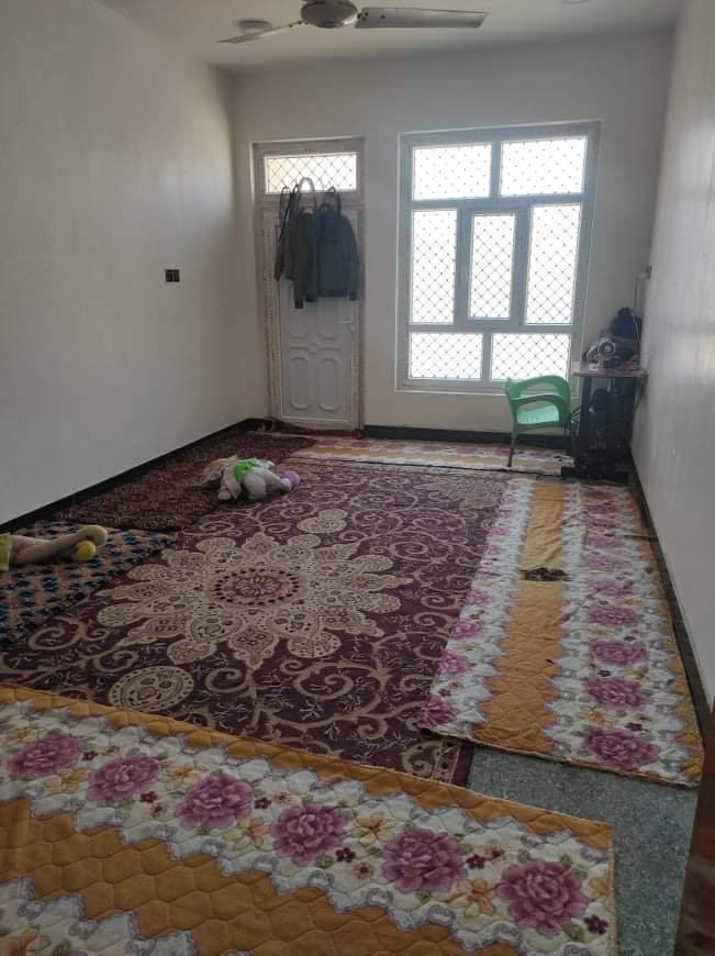 بيت بناء حديث للبيع وموقع مميز
 في حي الجامعه في شارع هدى سجاد 
 المساحه 200 الواجه 8 والنزال 25 ...4غرف نوم 2صاله. واستقبال وصحيات عدد3  ومطبخ وكراج 8..أمتار  للاستفسار الاتصال ***********
موجود وتساب ديوانية, القادسية
