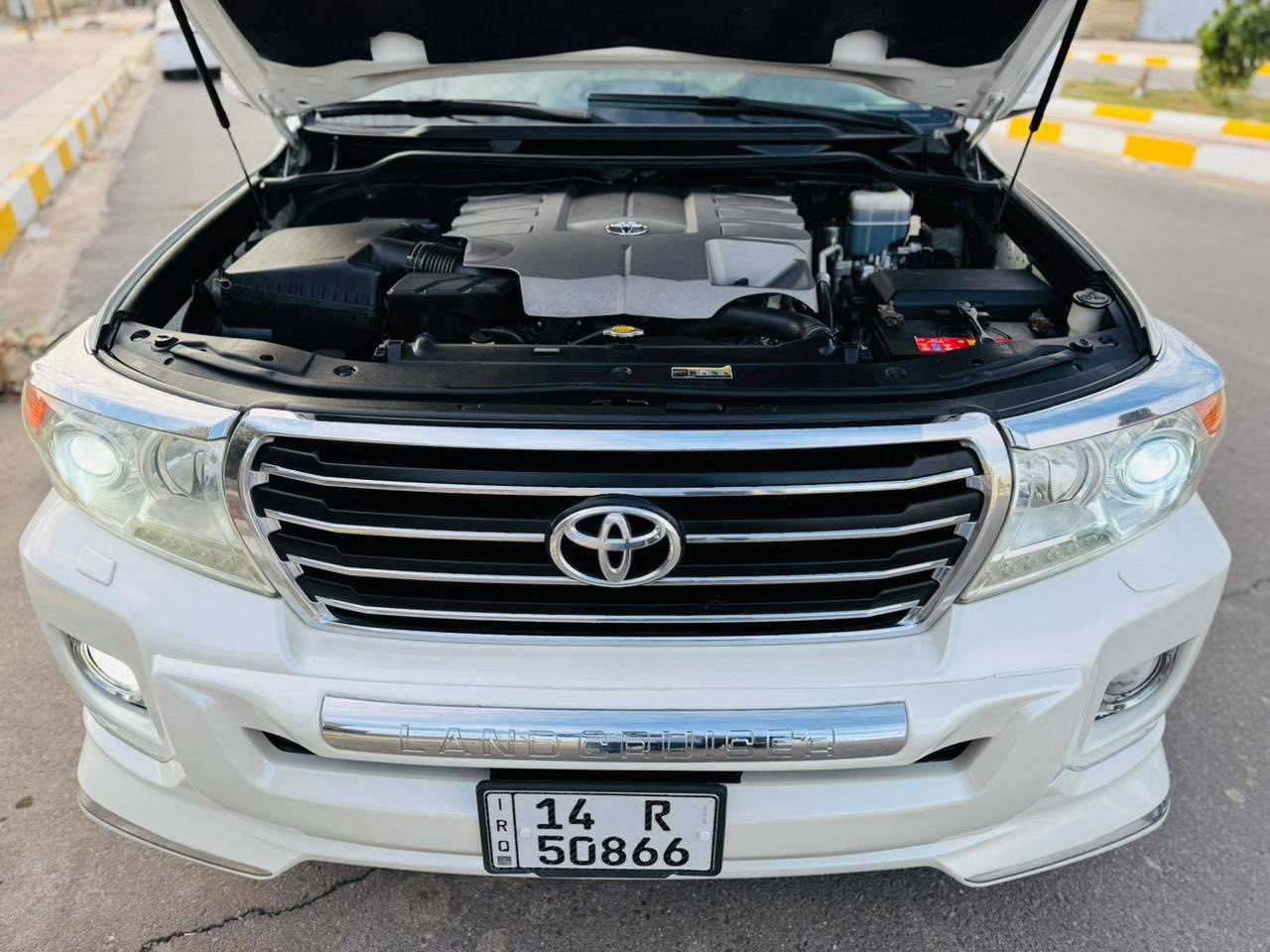 للبيع لاندكروز 2013 كفاله عامه ماشيه 95 الف فول مواصفات محرك 8 سلندر 4700 سياره جديده كلش بلكارتون محرك كير حداده كله جديد سعر 345 مكان سياره الناصريه ***********
