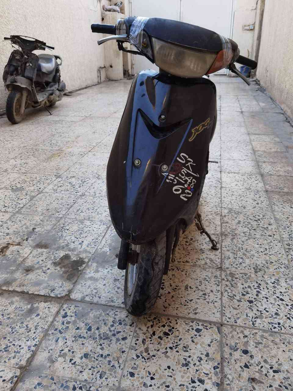 السلام عليكم 
عصفورية هندر واحد تشتغل
نضيفة كفرات نضيفة
وتمشي كهربائيات واشاير كلها شغالة رايدها قفل 100 مكاني بغداد الحبيبية رقمي *********** تجي تفحص وتاخذها
