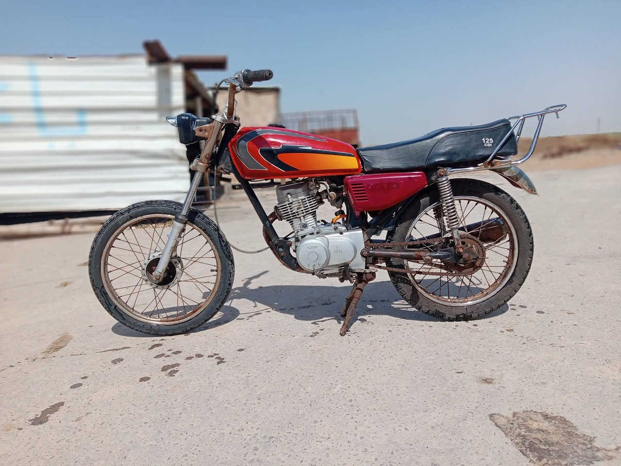 سلام عليكم دراجه للبيع مكينه نامه الاصلي ولشاصي متياز مكان ميسان قرب السيد منيهل ***********
