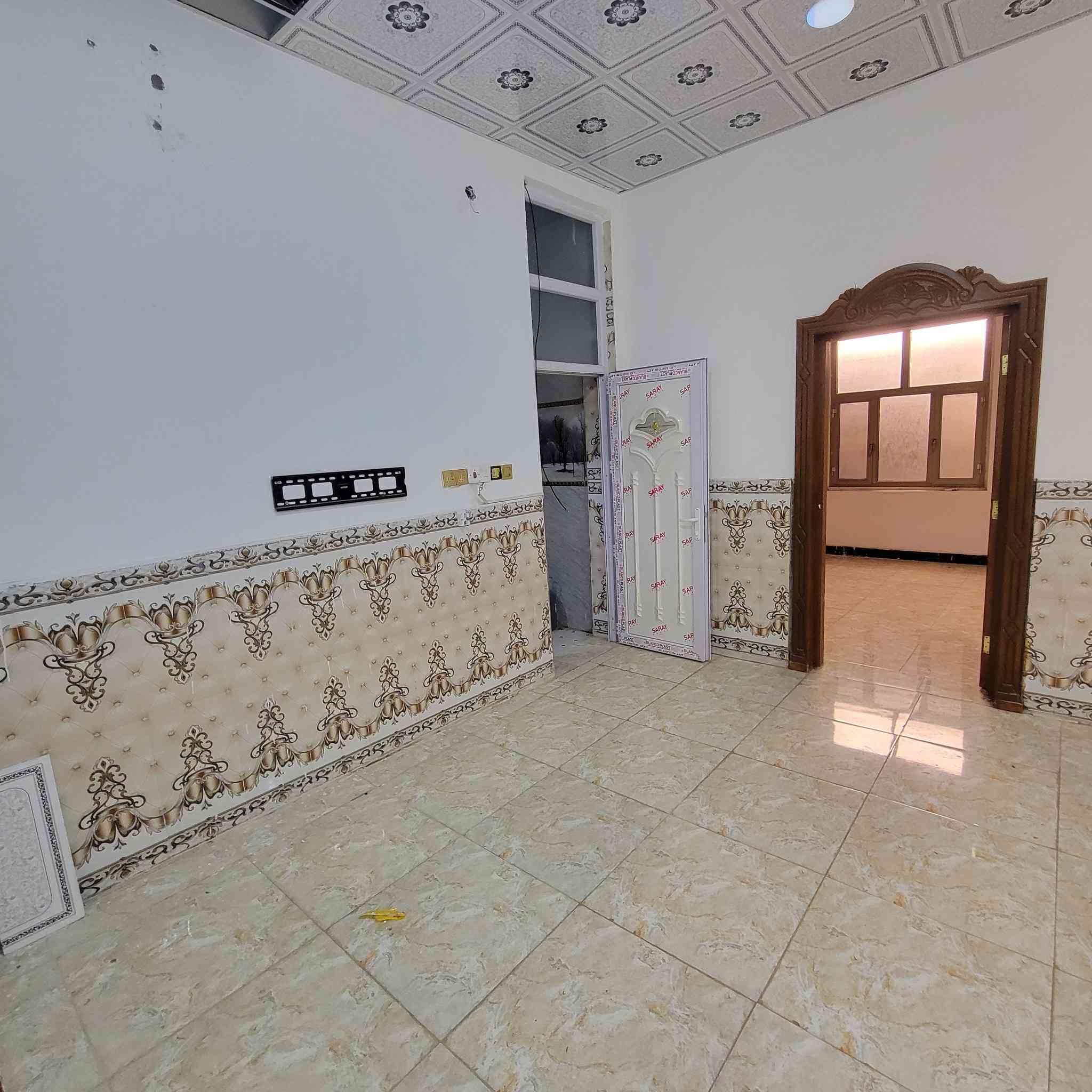 بيت للبيع في التنومه الصالحيه شارع ابو طالب المساحه 200 متر طابقين خمس غرف بناء جديد جاهز للسكن السعر 170 مليون  
التواصل ***********
