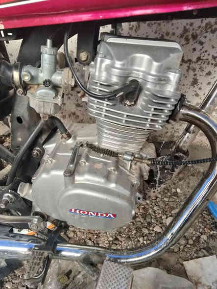 سلاام عليكم دراجة للبيع الحمرة نامة شلاامجة 24محرك مامفتوح اخرس لاصوت ولابخارسعر500وبية مجال للطيبين***********
