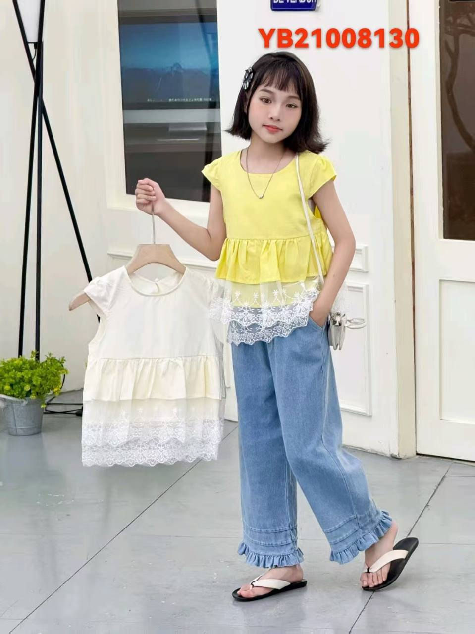 طقم بناتي كوري 
سعر درزن 166 الف
قياس 6 / 10 سنة
متوفر توصيل جميع محافظات العراق


**إذا كنت صاحب هذا الإعلان وتريد حذفه لأي سبب، رجاءا أرسل رسالة إلى الدعم الفني**