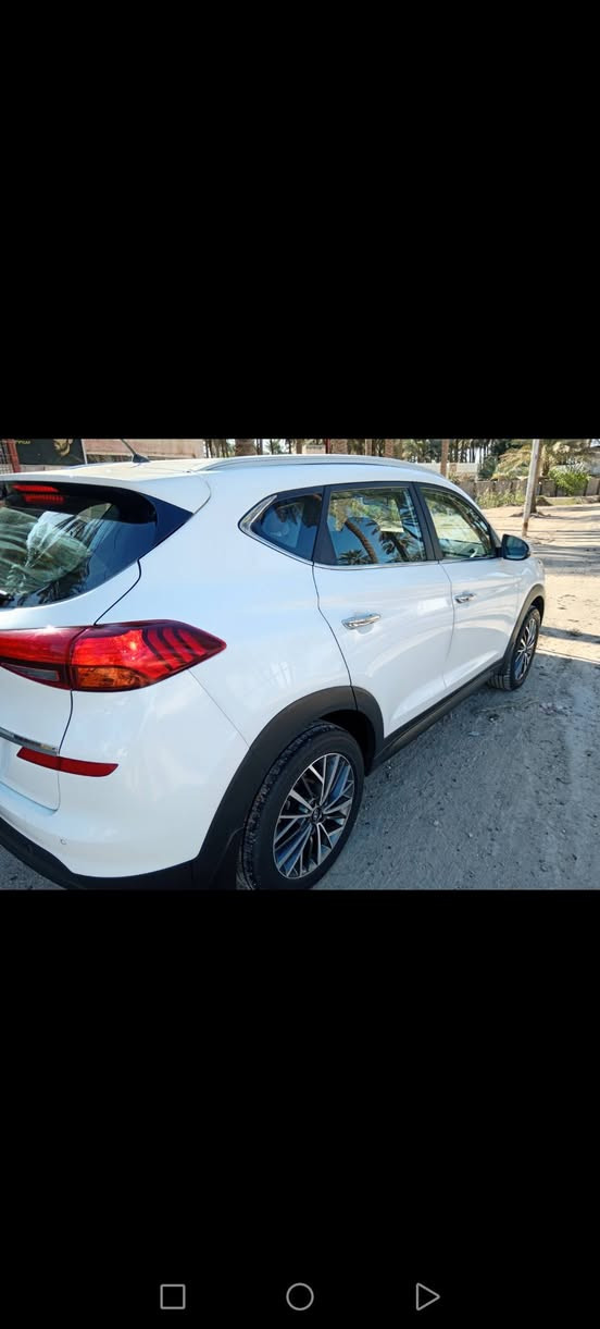 سلام عليكم
توسان للبيع مديل 2020 خليجي ماشيه 74 سياره مكينه ٢٠٠٠ دوش شرط مامفتوحه كير حداديه كله جديد فول مواصفات ٥ عدسات شاشه كامره حساس جلد لد لكزز يدات نيكل اشاير بلمري اشاره ترحيب كشن كهربائي ويل كب كروم رقم بغداد انكليزي  سنويه ٣٠ بسامينه سياره بيه جهت السايق مكانات بارد بسيطه وبلقماره بيه بارد بدون صبغ او فتح كفاله سعر 160 بيه مجال مكاني كربلاء الحسينيه او البراهميه الرقم ***********
