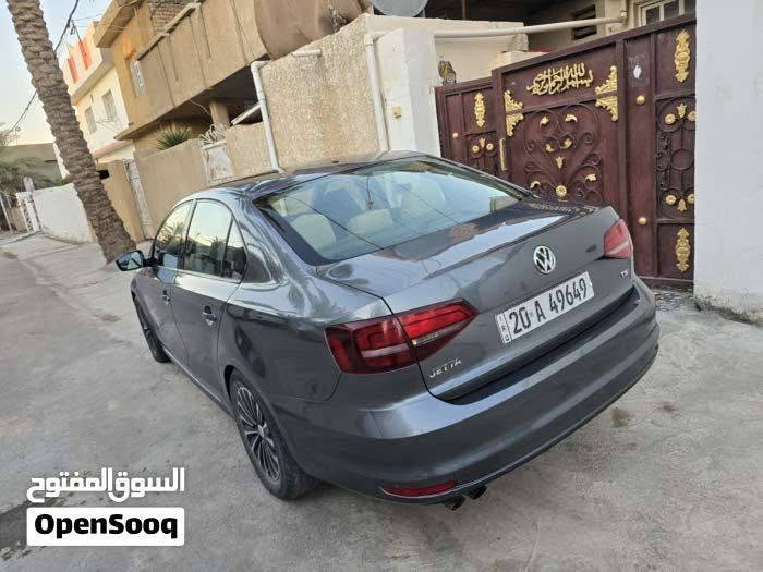 جيتا موديل ٢٠١٨ للبيع
لون رصاصي رقم ديالى
مكينة ١٤٠٠ تيربو فول اقتصادية ونشاط
مكان وجودهة ديالى بعقوبة
السيارة باسمي تحويل ثاني يوم
صور السونار وصور الحادث مرفقة مع الصور
گير مكينة حدادية تبريد كلة جديد سنوية جديدة 
السعر المطلوب ١٢٥ وبيهة مجال حگ الجية
للتواصل على الرقم ***********
