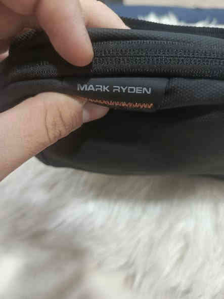 السلام عليكم جنطه للبيع من ماركت  رايدن شنطه استعملتها مره واحده وللبيع مكاني بغداد السعر 125 الف وبيها مجال ***********
