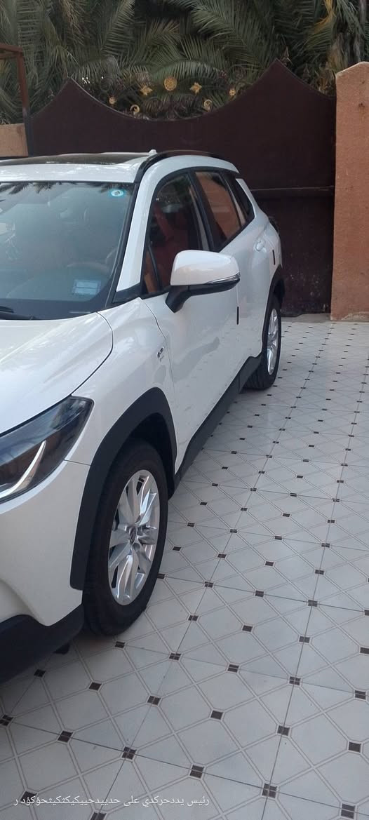 كورلا گروز  هايبرد وبانزين 2025 مرقمة بغداد مواصفات فول 1/1 السيارة كفالة عامة للأخير وظع الشركة ماشية 4000 الاستفسار خاص او اتصال *********** سعرها 27مليون وبيها مجال
