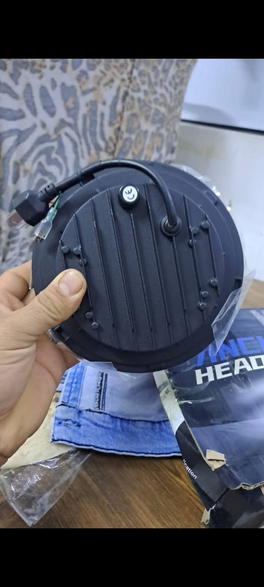 السلام عليكم مرة خصت الأدمن طلعت عندي لايتات مال سيارة جيب (وارجنال ) جديد بالباكيت  معروض للبيع الي يريده بالعافيه حدد سعر وأخذ بس بما يرضي الله للأستفسار *********** واتساب
