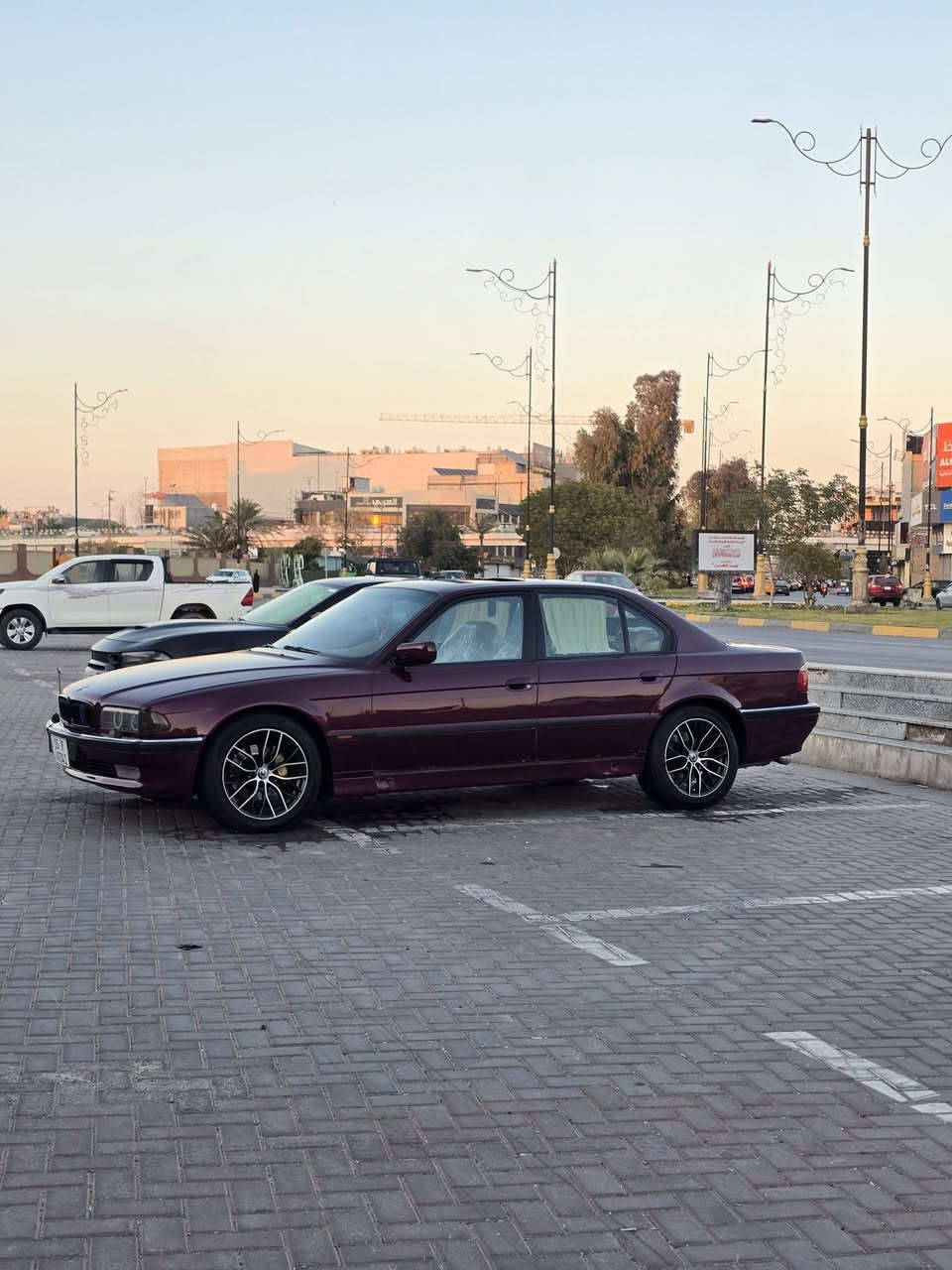 #السلام_عليكم_للبيع
سعر مناسب بلنسبة لنضافتها
 أهل التعديل واللون مميز جايبلكم للون مميز وقطعة نادرة
 بيع او مراوس بأقل واخذ فرق  عندي ضرف محتاج فلوس
🚘 BMW E38 | 740i
صبغ عام اوفر هول الماني
 داخل وخارج درجة اولى 
 عليها  طبقة نانو سيراميك ضمان 5 سنوات 
 1996 أصل
مكينة وگير جاهزات بلاد اصل40
الحدادية: جديدة
رقم أنبار دولي باسمي شخصيا
تحويل مباشر + سنوية لحد 2030
داخل جلد بيجي ملكي
الايرباكات دشبول + درگة + بطاين + شمسيات كلهن سليمات
▫️ سلايت جام بنوراما 
▫️ شاشة كبيرة نظام بلادي
▫️ دبل جام
▫️ غرفة ومواصفات مال 2000
▫️ جنطة شفط
▫️ مري كهرباء 
▫️ سستم صوت كامل عليها 
▫️ سستم ألبينا
▫️ كامرة خلفية دوّارة
▫️ سنتر لوك
▫️ ستيرن كهرباء
▫️ بردة خلفية كهرباء
▫️ 3 أنظمة قيادة
▫️ نظام ترحيب لايت لمضة  ويا السويج
▫️ منضومة زنون وسوارت 
▫️ كشنات أمامي كهرباء 16 حركة 
▫️ تدفئة كشنات
▫️ ويل كب 18 رياضي M5 حديث مميز
▫️  تاير  تخم جديد توني شديتة
▫️ لايت زنون
▫️ كشافات زنون
▫️ بك لايت LED
▫️ تبريد خلفي
▫️ حساسات خلفية
السيارة متعوب عليها مال جناي مكاني السيارة: كربلاء المقدسة
 ***********
        ***********
 السعر علق تم بالتعليقات ويجيك رد 
بسبب نفوس ضعيفة ماكتبت سعر بدون كسران رجائاً
