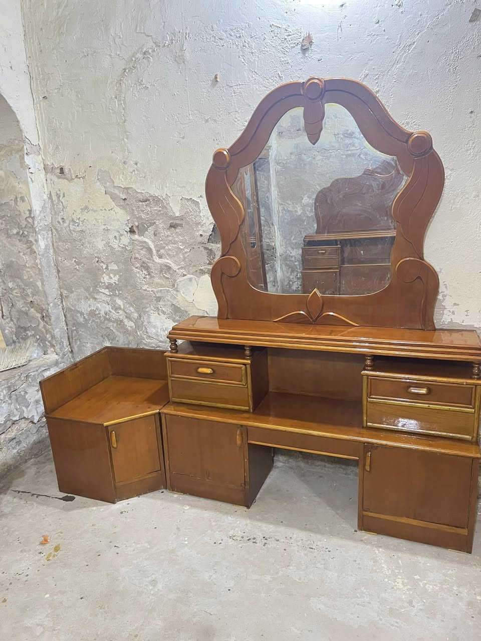 سلام عليكم غرفه نجاره صاج تزكام داخل خارج صاج ثكيله مستخدمه نظيفه السعر ١
٧٥٠ العنوان الحله ***********
