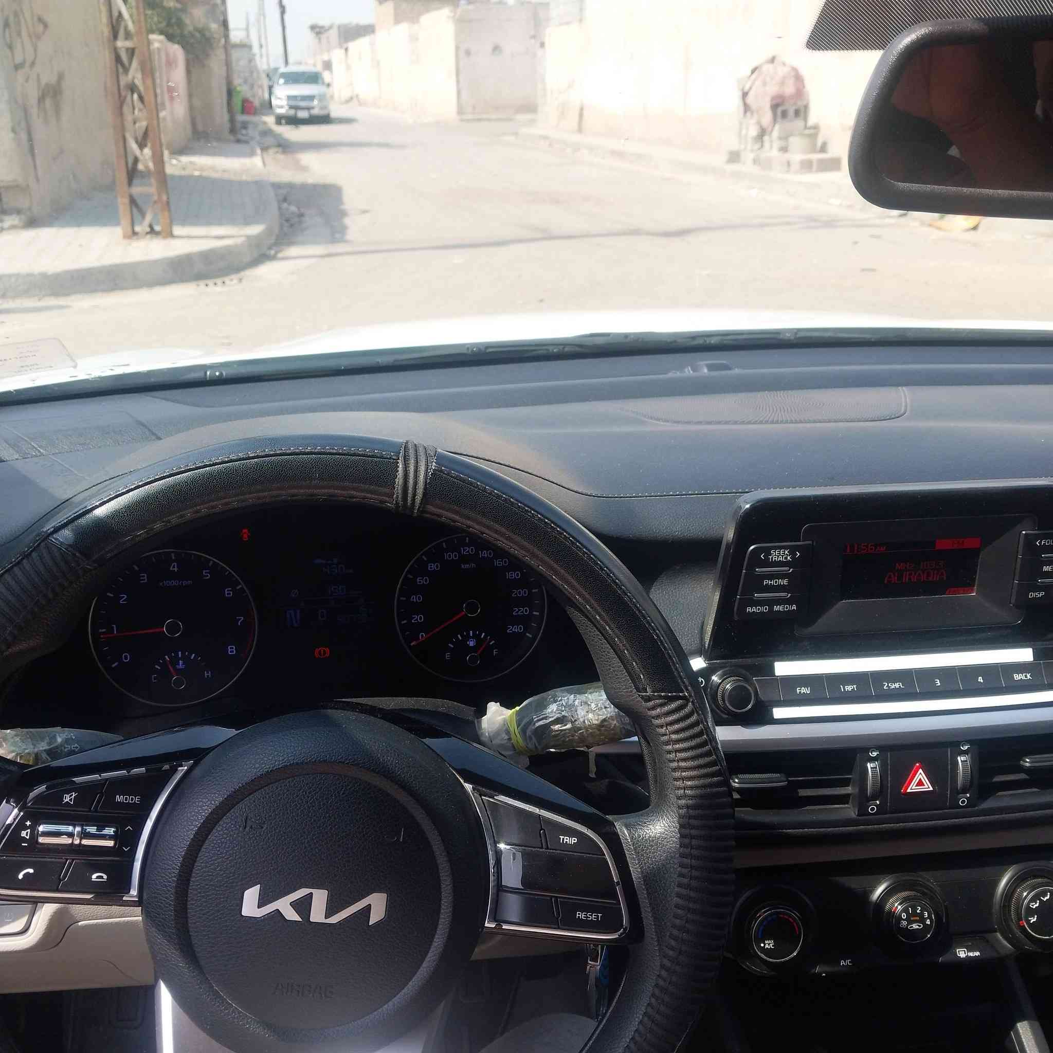 السلا عليكم سيراتو 2022 ماشيه 90الف صور موجودة اتصال ع ***********  مكاني بغداد سعر 146 وبيهة مجال بسيط
