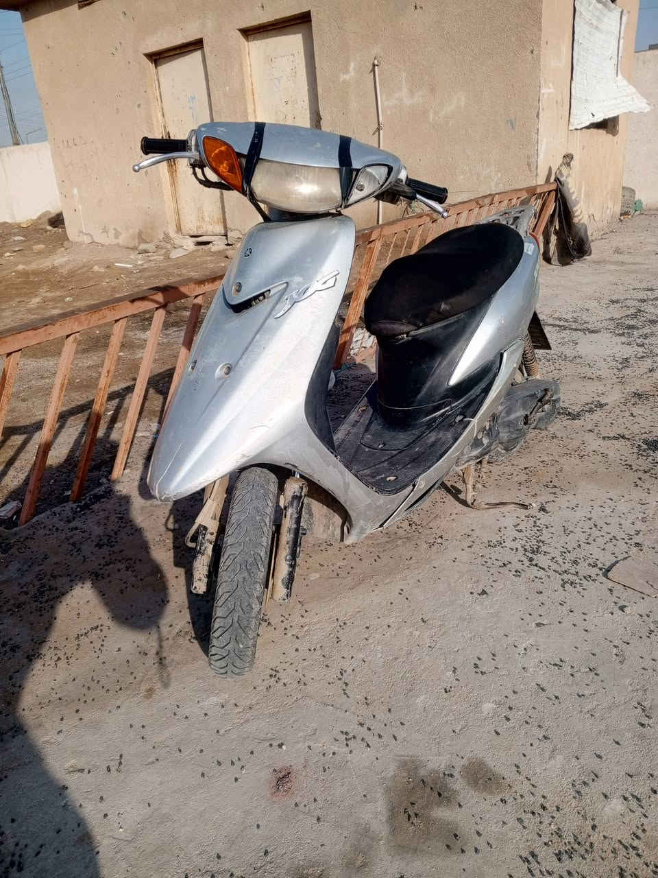 دراجه عصفوريه للبيع دراجه عوزها دبل الكدام محرك نكره هندر واحد سلفها شغال باتريها جديد بس ربط روس باتري عوزها  السعر 300وبيها مجال ***********  ذي قار حي التضحيه
