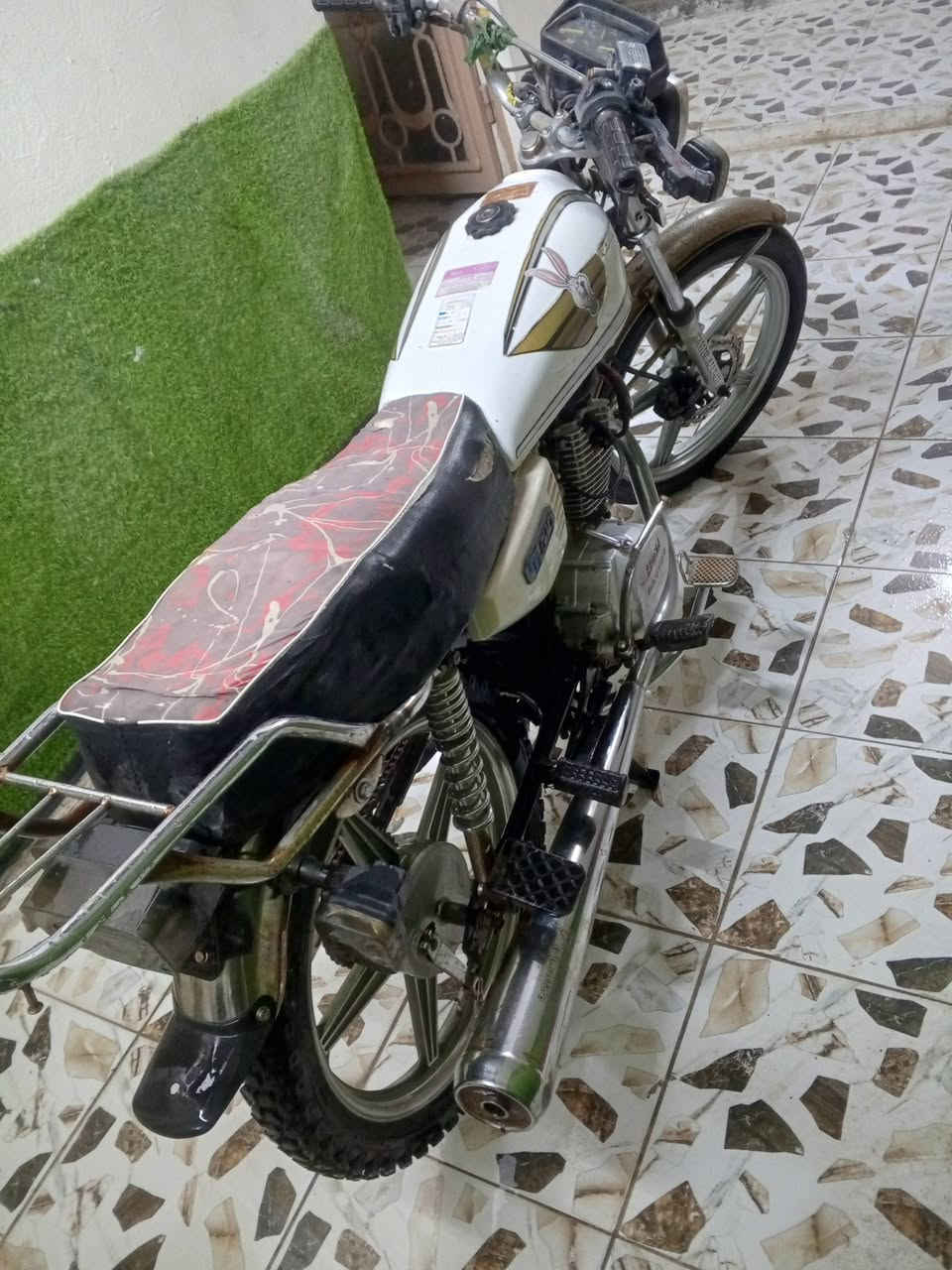 سيفان للبيع بلاده مامفتوحه اوراق أصولي سعره 400 ///***********
