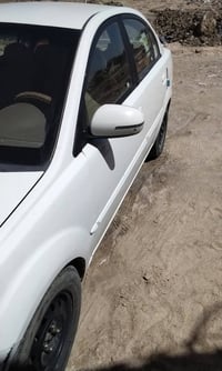 كيا ريو • ٢٠١١ • محرك