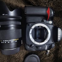 نيكون D7000 • عدسة 18-250 سيجما • جديدة