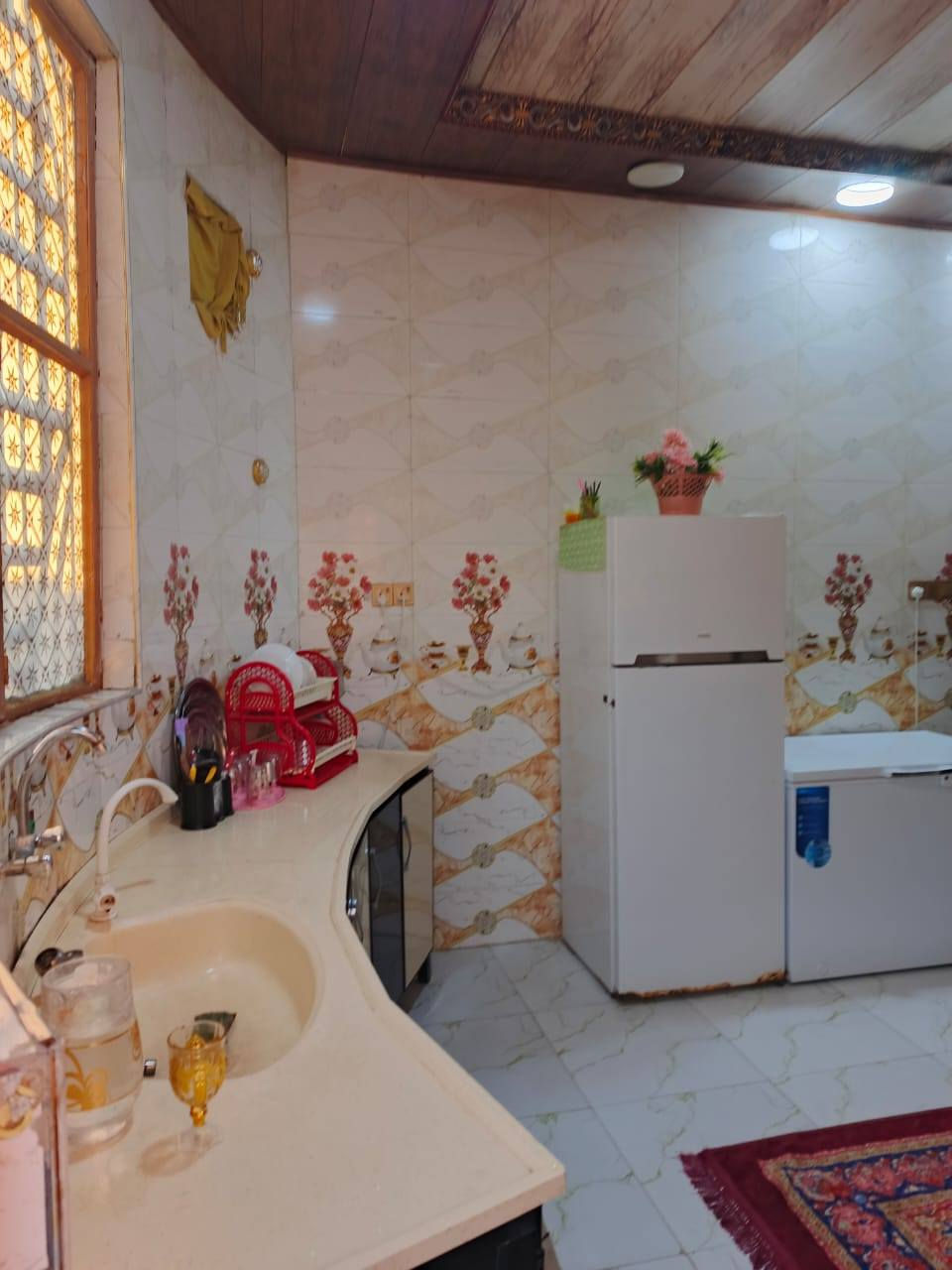 أسعد ألله أوقاتكم بكل خير 🌹
اللاستفسار : ***********
توفر دار سكن للبيع 
ماشاألله بيت كلش مرتب
شقل بناء درجه أولى
المساحه 300م
ركن على شارعين 🛣
جميع الخدمات متوفره
ماء 🚰 كهرباء + مجاي

محتويات البيت ⬇️
دوانيه
صاله كبيره
طابق لأرضي يحتوي غرف نوم عدد 2
ومطبخ وصحيات خارجي داخلي
طابق ثاني غرف نوم عدد 2 ماكاملات

العنوان : البصرة أبي لخصيب
العوجه يبعد عن شارع العوجه 150متر

نوه العقار : طابو ملك صرف زراعي بأسم عراقي سند 25

كل هاذ جمال وترتيب
بسعر 140 مليون وبي مجال
اللاستفسار : ***********
