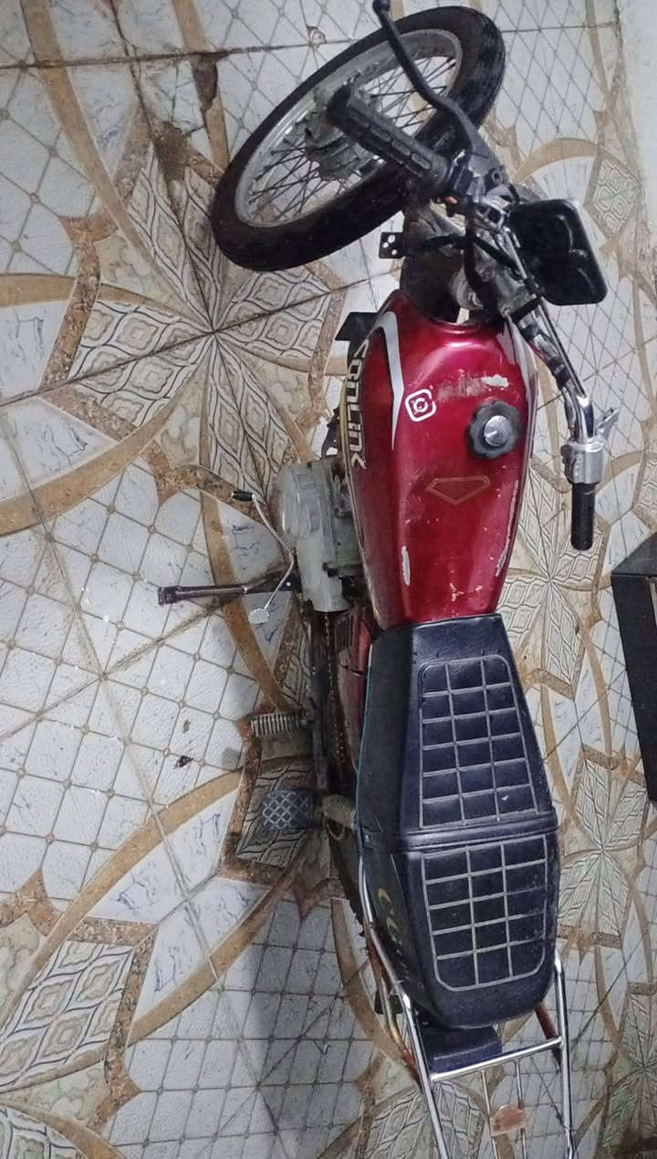 سلام عليكم شباب مطور لبيع اربعه 4 اي عيب مابي صار عندي ضروف ابيعه بساع صالنصه مو ويه بلدي كاتم مطور وكف عليه بل 600الف 
بس صار ضروف ابيعه فول شلعه كهرباء كمل تيرات جديد سعره350بي مجال نامه برو 18
ابيعه مستعجل شراي تعال خاص او خابرني عل رقم ***********
