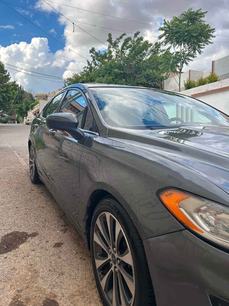 Ford fusion 2019
مەکینە ٢٠ ی تۆربۆ
گێڕ و مەکینە و کارەبایی هەمووی بەشەرت
دینار مەسرەفی تیا نییە
سەنەوی تازەیە و بەناو خۆمانەوەیە
پێنج پارچەو پەڵەیەکی بۆیاخە بێ ناوگرتن
سعری ٩٨ وەرەقەیە و مەجالێکی کەمی تیایە
ژمارەی خاوەنی
0770 450 5617 شربازهير, السليمانية
