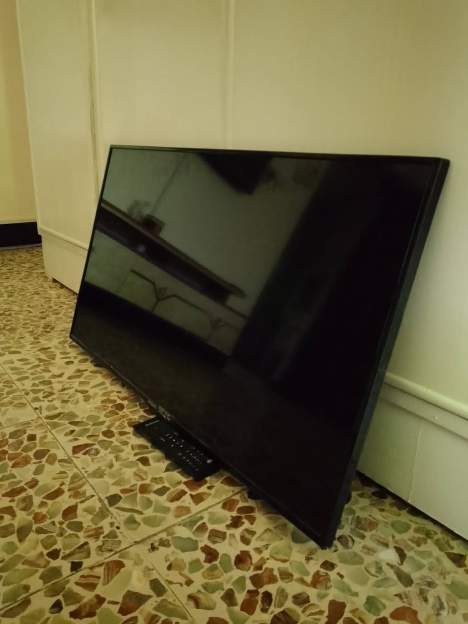 شاشه حجم 43 اشلونك باب الاول شغاله بدون نت السعر 100


**إذا كنت صاحب هذا الإعلان وتريد حذفه لأي سبب، رجاءا أرسل رسالة إلى الدعم الفني**