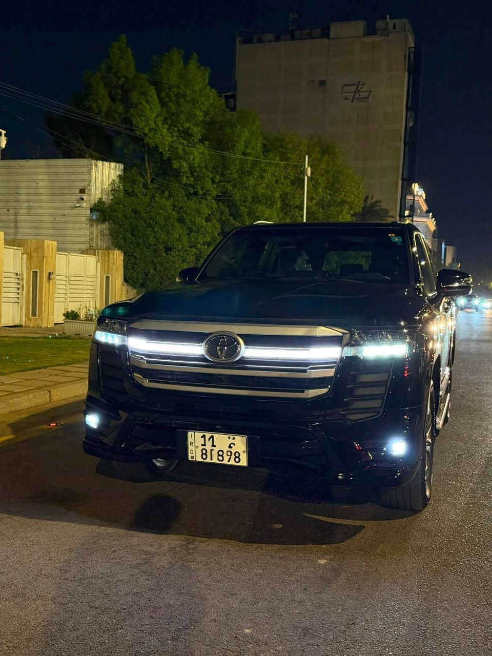 تويوتا  لاندكروزر  2025 لمتدد مغلفة ppf بريم
* ⁠الفئة:GXR لمتدد

*رقم بغداد 

* اللون : اسود

عداد المسافة 5000 كيلو فقط

مغلفة ppf بالكامل مع جام بولرايز

* محرك 6 سلند 4000 تنفس طبيعي

* عدتها مال الشركه بالكامل موجوده 

* بصمة تشغيل عن بعد

* بصمات ابواب 

* اناره خارجيه ترحيبيه مع انارة ارضيه 

* ⁠شاشة دجتل 

* ⁠4 كامرات (360 درجة)

* فتحة سقف (سلايت)

*كشنات جلد

* كراسي كهرباء

* ⁠تبريد كشنات

* ثلاجة وسطية

* جنطة كهرباء 

* ⁠شاحن وايرليس

* ⁠حساس امامي خلفي 

رادار امامي وخلفي مانع تصادم

* ⁠مري طي كهرباء 

* وباقي مواصفات (GXR)LIMITED .BLACK 

مكان السيارة بغداد 

الاستفسار ***********

