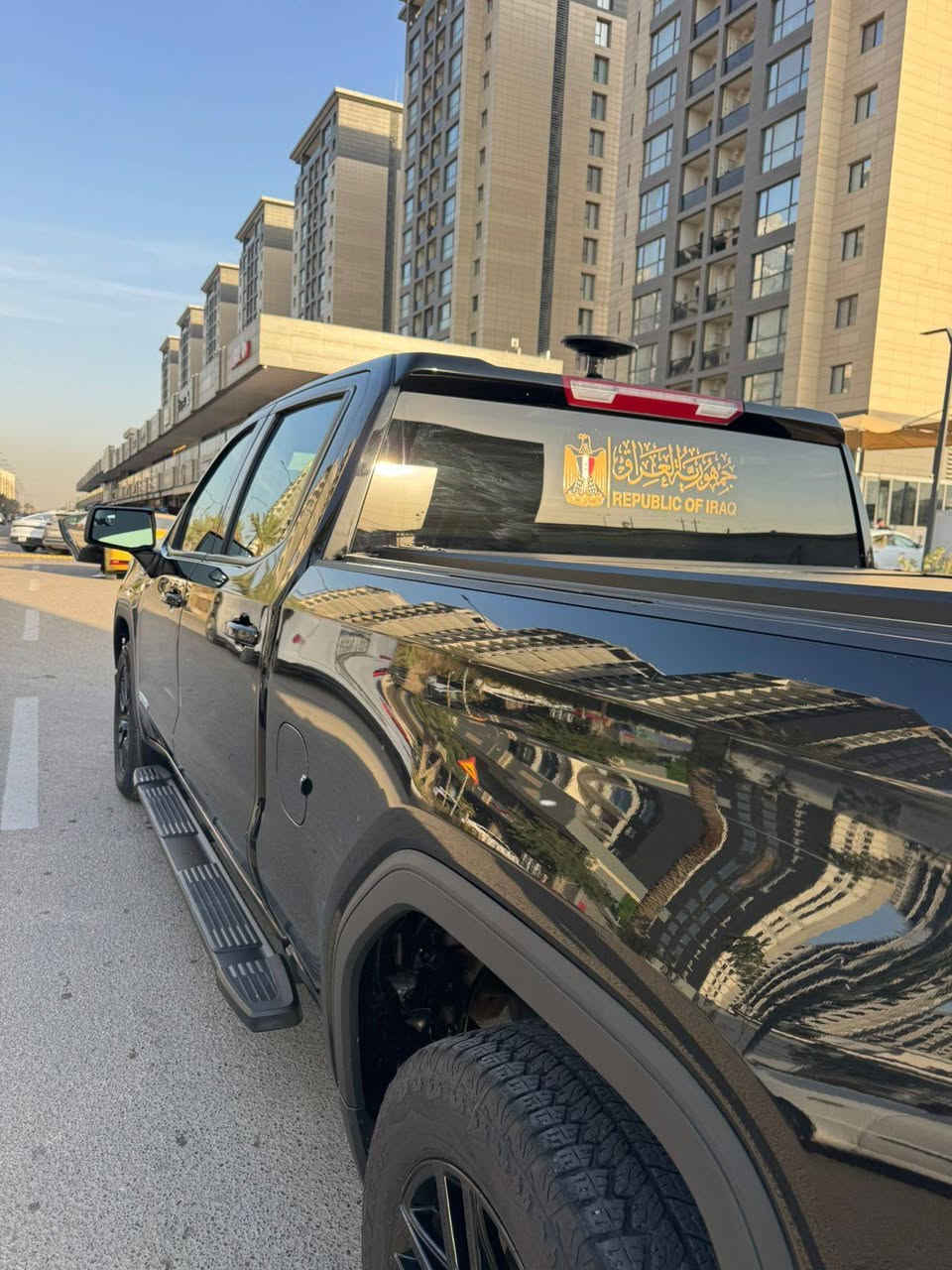 جمسي سيرا موديل2024  بلاك ادشن
سيارة جديدة جدا امانت الله
فول مواصفات باب بدي ٣ طكات تتحول درج 
رادار امامي تحذير اشخاص مركبات داتشو وتحديد مسار  
كاميرا خلفية 
كشنات الامامية تدفئة 
الشاشة كبيره جدا احدث اصدار 
كشنات الخلفيه تدفئة
منافذ كهربائية بالبدي و كلوبات انارة داخل البدي
اوتو ستارت 
بصمة دخول ابواب
الكشن الامامي تحكم كهربائي و خزن ميموري لوضعيات القيادة
السيارة ٤ ويل درايف  
حافظات مخزن عدد 2 داخل الكشن الخلفي 
ستيرن تحكم كهربائي و تدفئة بالستيرن و شفتات تحكم بالكير و شفتات تحكم بالمسجل 
لايت امامي  لد زنون و اشارة لد عالي ناصي اوتاماتيك 
توقف ذاتي في حال حدوث خطر 
٣ انظمة قيادة جبلي طرق وعرة و رياضي و طبيعي سلس
بصمات عدد 1 للسيارة
بريك بصمة 
تشغيل عن بعد 
محرك  4 ...2700 تون تيربو سريعه جدا 
كير 8نمر تعليك المرغوب 
ساعة الدشبول دجيتال بالكامل مع اماكانية تغيير شكل الدشبول 5 اشكال
 ربع جاملغ خلفي وربع الصندوك تعمير درجه أولى 
مكاني بغداد حي الجهاد
رقم الهاتف ***********
رقم بغداد سعر500/ 36$وبيها مجال
