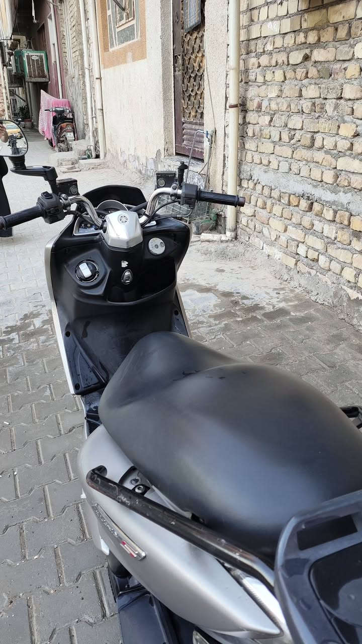 ماجستة اس ياباني
السعر: مليون دينار
بيها مجال بسيط
محرك155cc
طلاعات
قبغ نفخ
استان حساس
اضافاتهة:سيباية اصلية + حاضنة اصلية 
تاير خلفي اصلي جديد+باتري جديد + دسكات +قايش اصلي جديد
+فيت بم اصلي_ الدراجة بلادية مابيهة شي تجاري 
دراجة محركهة نشط لا تبخير او لا تنقيص نضيف المحرك
امداري بانزين محسن دهن موتل مي راديتر يورول شوفت عينك المحرك كامل امكمل بيهة بس هاي الضربات الموضحة والبك لايت طافي فقط
مكاني-بغداد-الكاظمية 
للتواصل:***********
