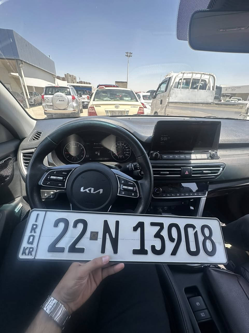 كيا سيليتوس 2022
بدون قطره صبغ بارد خفيف جداً بخشم البنيد فقط حادثهه فقط دعاميه كل قطعه بيهه بلاديه نوع الحادث حيوان اجلكم الله  المالك الاول بالعراق رقمتهه ع ايدي  
المواصفات فوول للاخير 
محرك 1.6 Turbo صاروخ 🚀
داتا شو / فتحه سقف / ستيرن D /  كروز سرعه / قياده شبه ذاتيه / رادارات 360 درجه / توقف ذاتي / كامرتين خلفيه / تنبيه خروج من المسار / اوتو هولد / نضام اطفاء ذاتي عند الازدحامات / كشنات جلد / تدفئه وتبريد مقاعد اماميه / وتدفئه فقط للمقاعد الخلفيه ايضاً / وتدفئه ستيرن ايضاً / قطعتين تبريد / هاند بريك بصمه / دخول ذكي / تشغيل عن بعد / اناره داخليه تفاعليه ب عدة اللوان بلاديه / شاحن وايرلس/ مودات قياده / شاشه كبيره تدعم ابر كار بلي / مرايه داخليه تعتيم ذاتي / تحكم كهربائي للمقاعد اماميه ثنينهم / دفع رباعي AWD  / نضام نزول منحدرات / اناره LED اماميه وخلفيه
السعر 169 
***********
